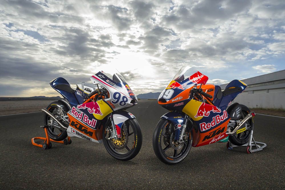 Motociclismo prueba la KTM de Moto3. Galería de fotos