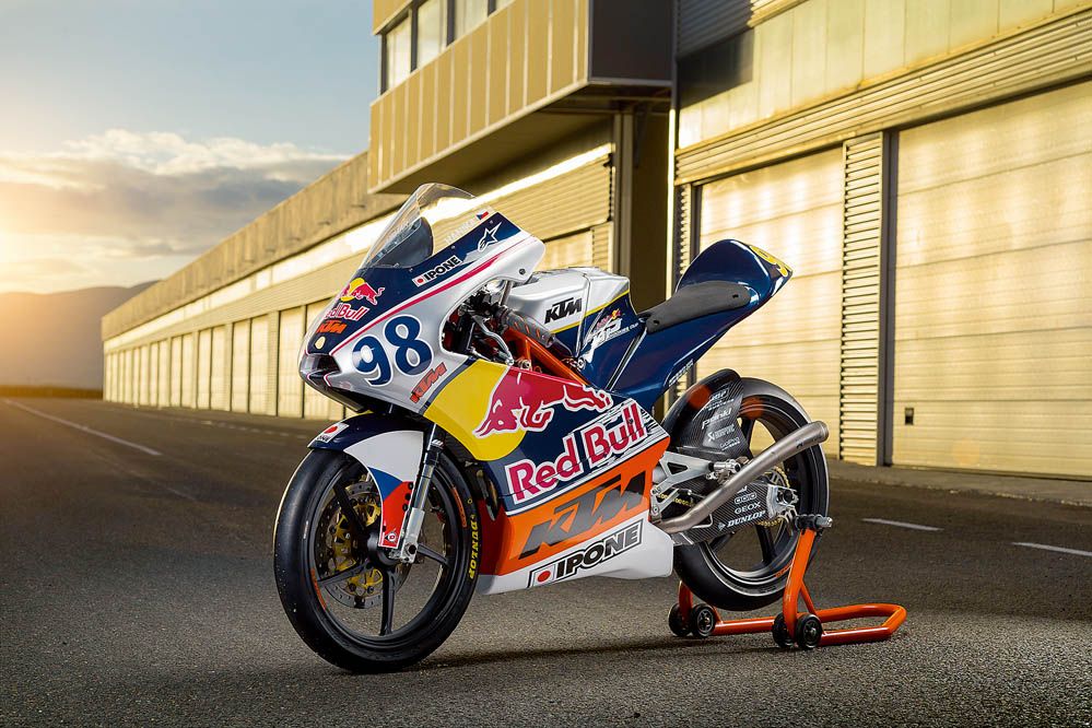 Motociclismo prueba la KTM de Moto3. Galería de fotos