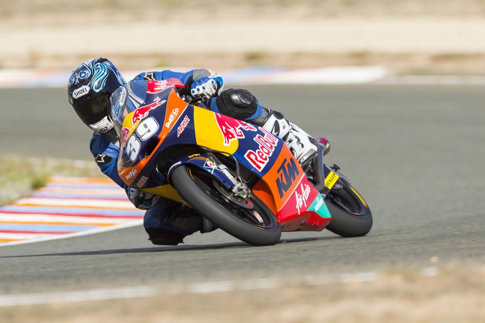 Motociclismo prueba la KTM de Moto3. Galería de fotos