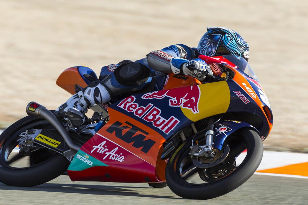 Motociclismo prueba la KTM de Moto3. Galería de fotos