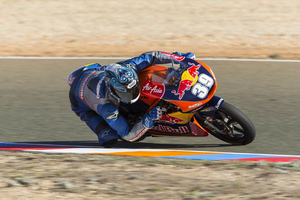 Motociclismo prueba la KTM de Moto3. Galería de fotos