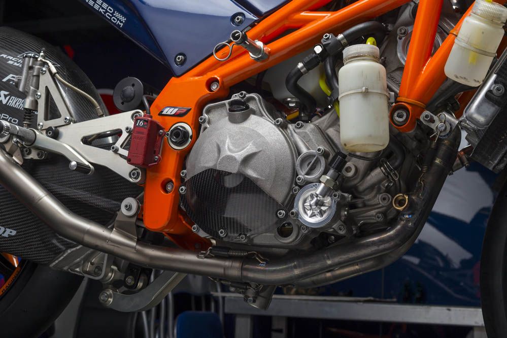 Motociclismo prueba la KTM de Moto3. Galería de fotos