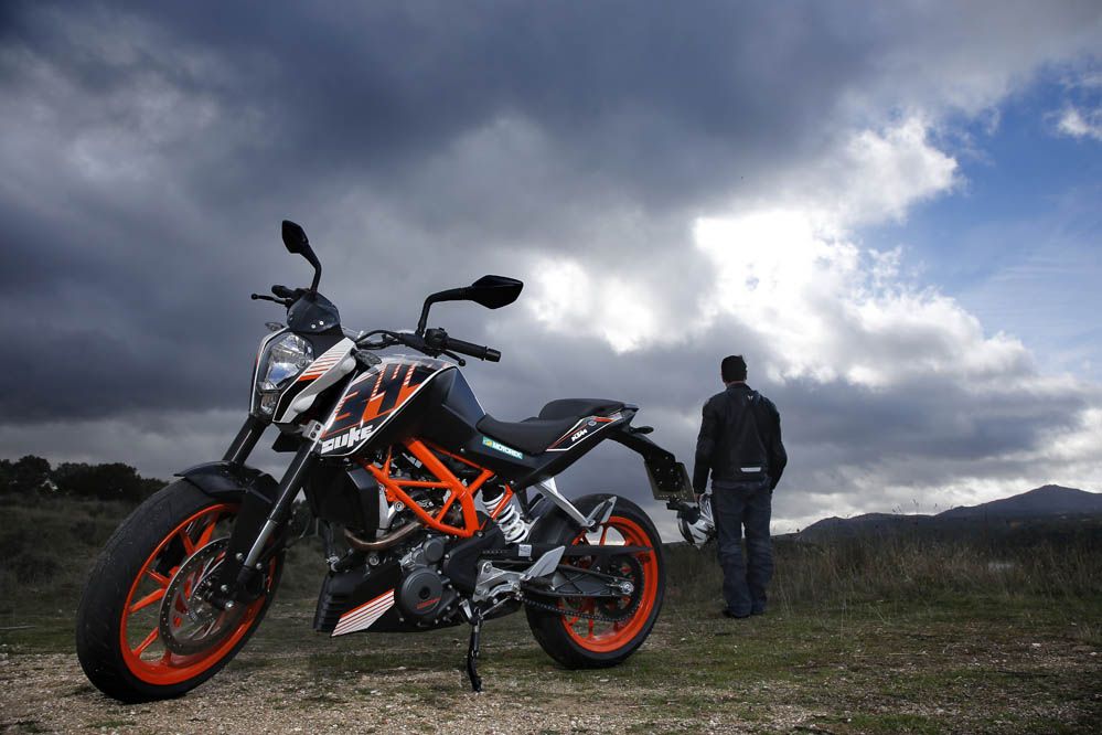 Probamos la KTM 390 Duke. Fotos