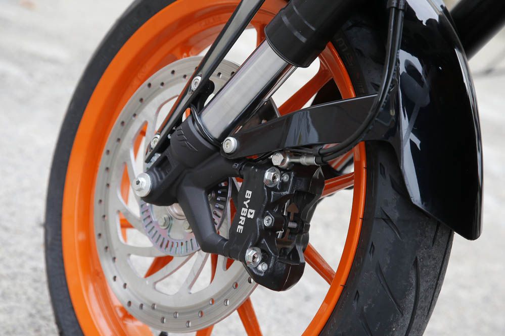 Probamos la KTM 390 Duke. Fotos