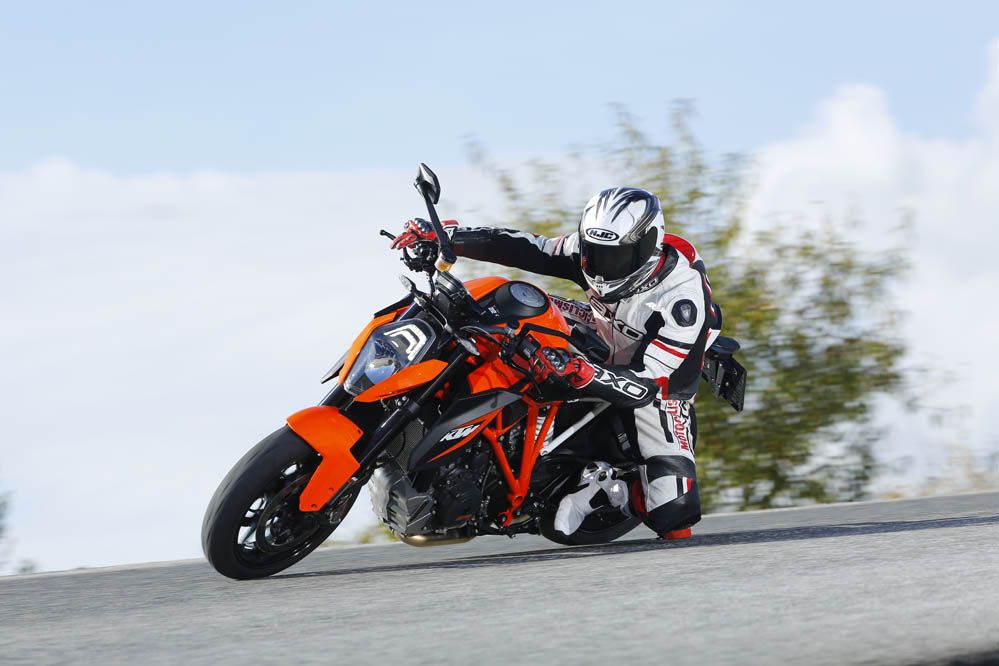 Probamos la KTM 390 Duke. Fotos