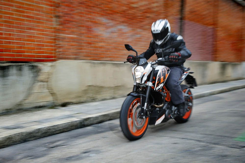 Probamos la KTM 390 Duke. Fotos