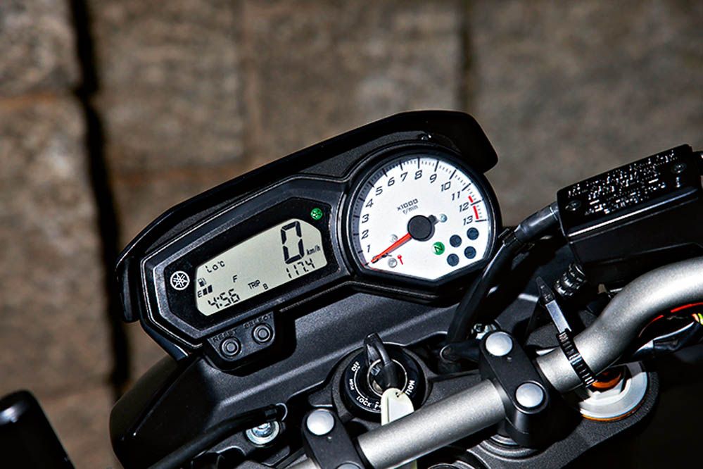 Comparativa naked Kawasaki, Suzuki y Yamaha. Galería de fotos