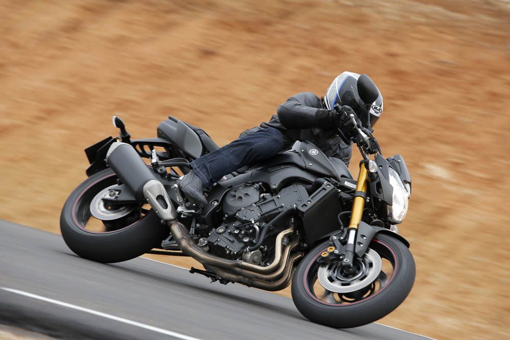 Comparativa naked Kawasaki, Suzuki y Yamaha. Galería de fotos