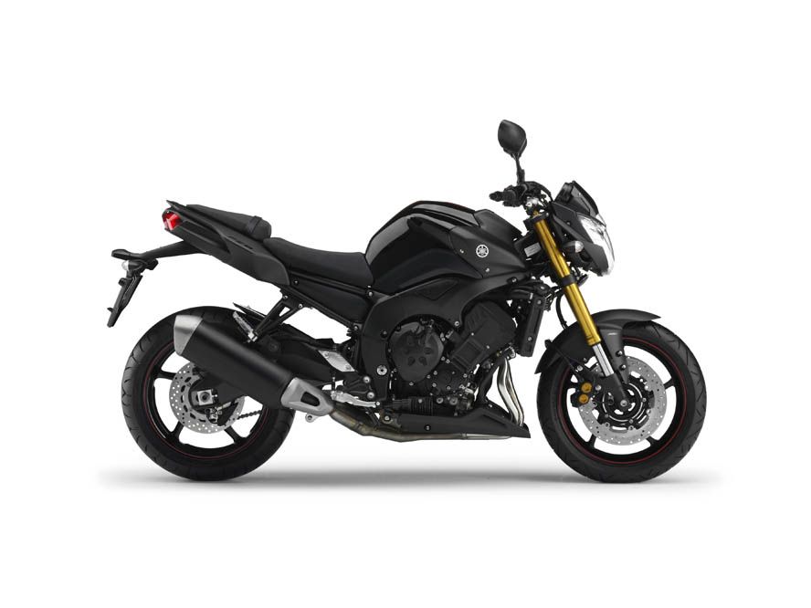 Comparativa naked Kawasaki, Suzuki y Yamaha. Galería de fotos