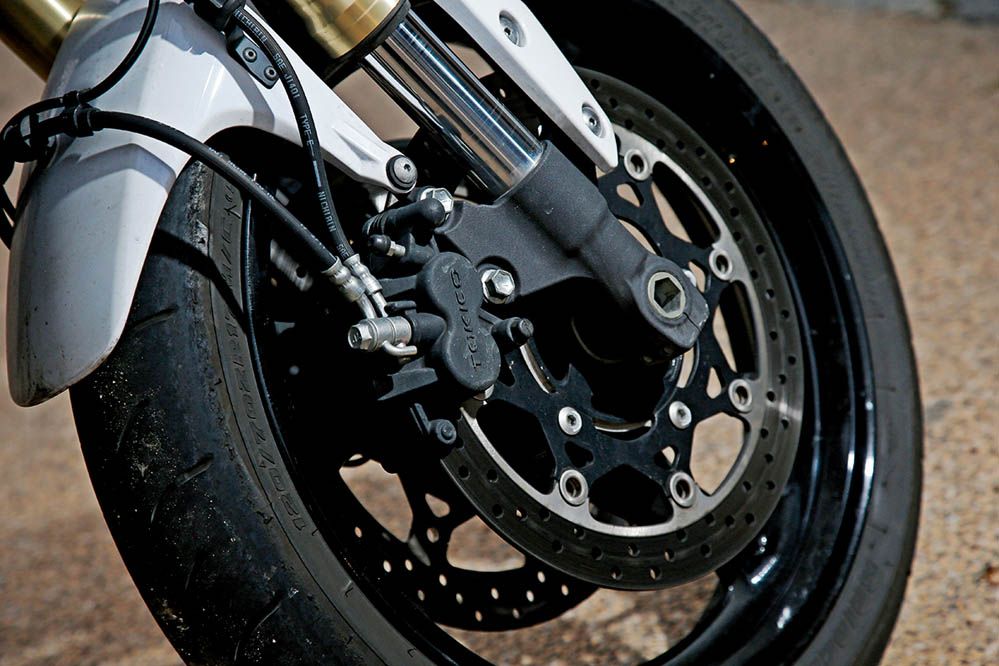 Comparativa naked Kawasaki, Suzuki y Yamaha. Galería de fotos
