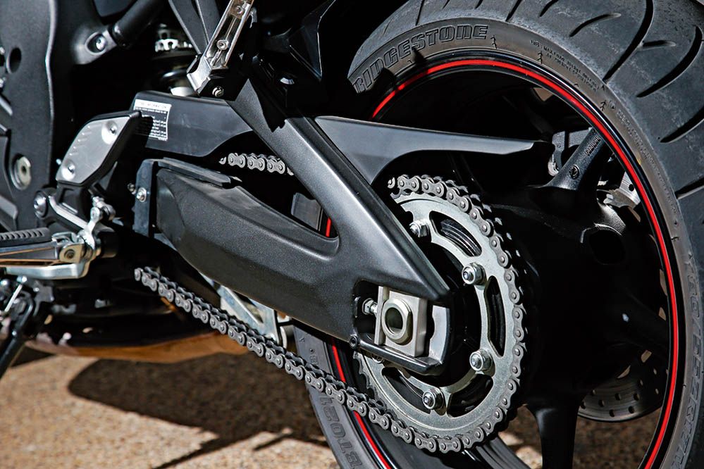 Comparativa naked Kawasaki, Suzuki y Yamaha. Galería de fotos