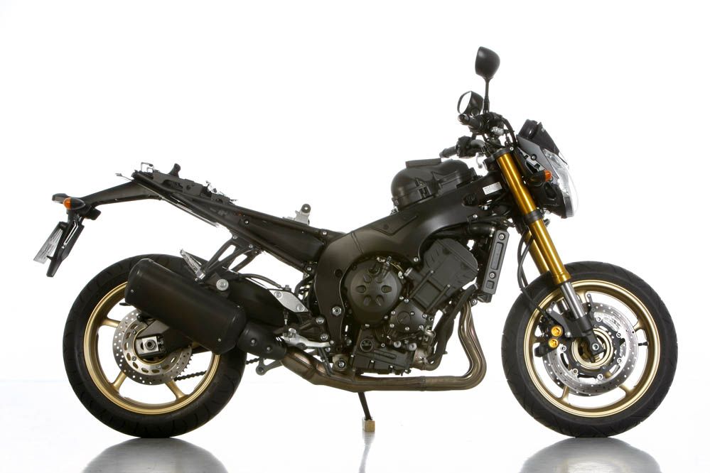 Comparativa naked Kawasaki, Suzuki y Yamaha. Galería de fotos