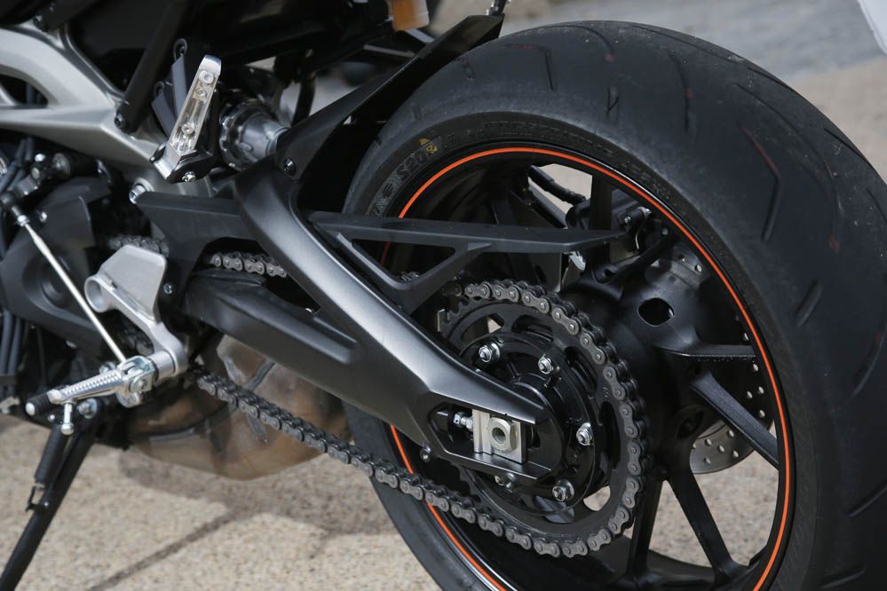 Comparativa naked Kawasaki, Suzuki y Yamaha. Galería de fotos