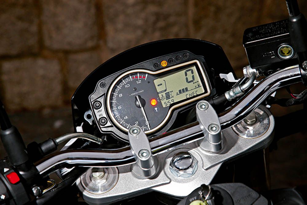 Comparativa naked Kawasaki, Suzuki y Yamaha. Galería de fotos