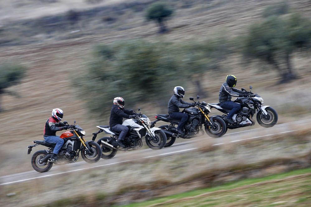 Comparativa naked Kawasaki, Suzuki y Yamaha. Galería de fotos