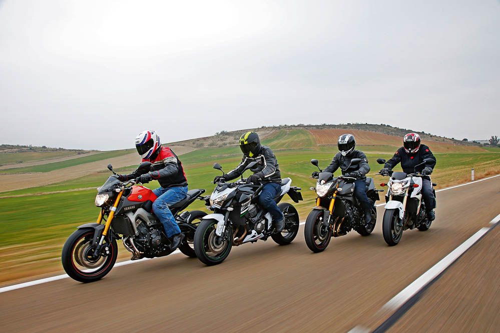 Comparativa naked Kawasaki, Suzuki y Yamaha. Galería de fotos