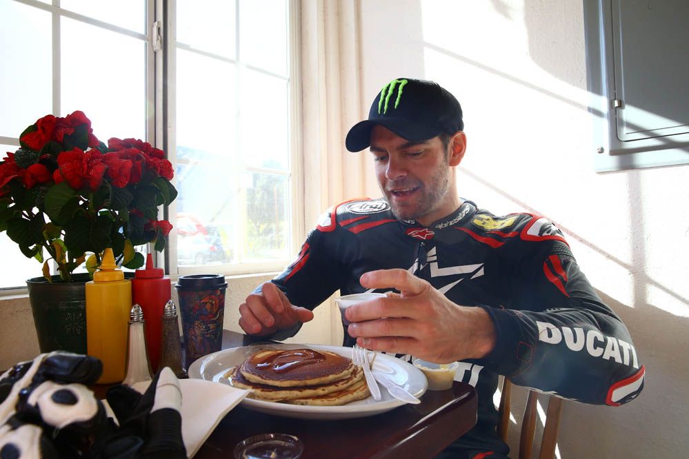 Con Cal Crutchlow en California