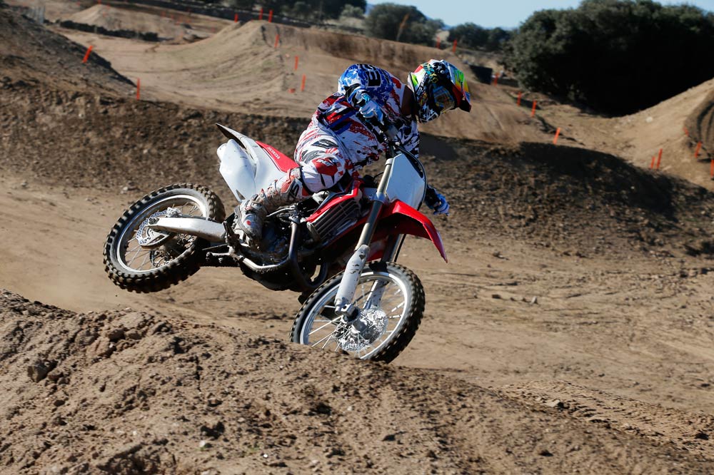 Galería de fotos de la comparativa motocross 450 2014 Honda y Suzuki