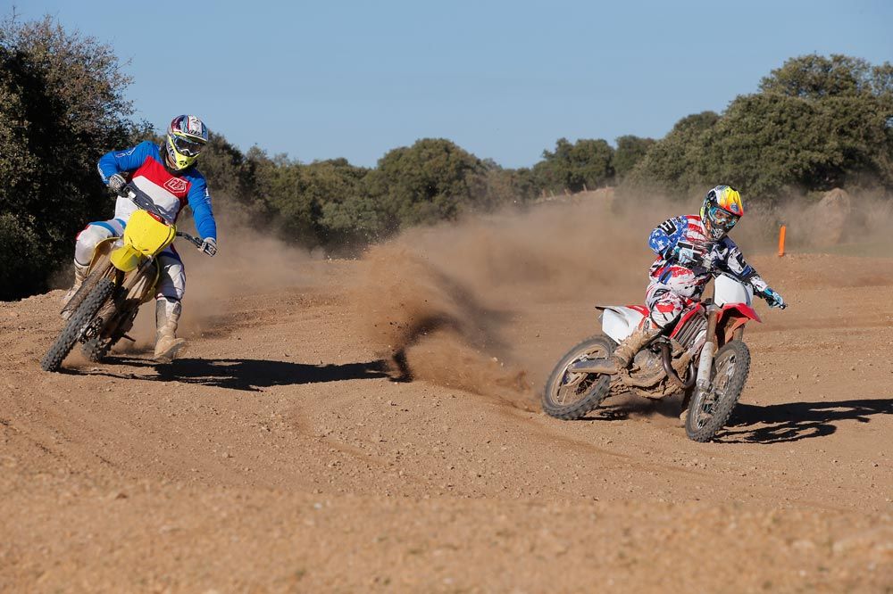 Galería de fotos de la comparativa motocross 450 2014 Honda y Suzuki