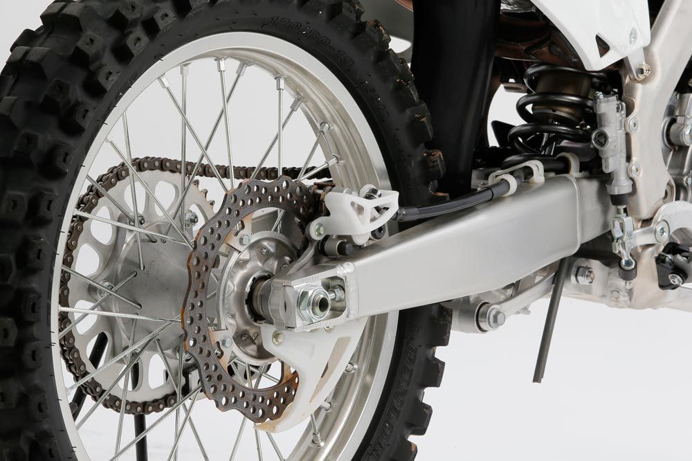 Galería de fotos de la comparativa motocross 450 2014 Honda y Suzuki