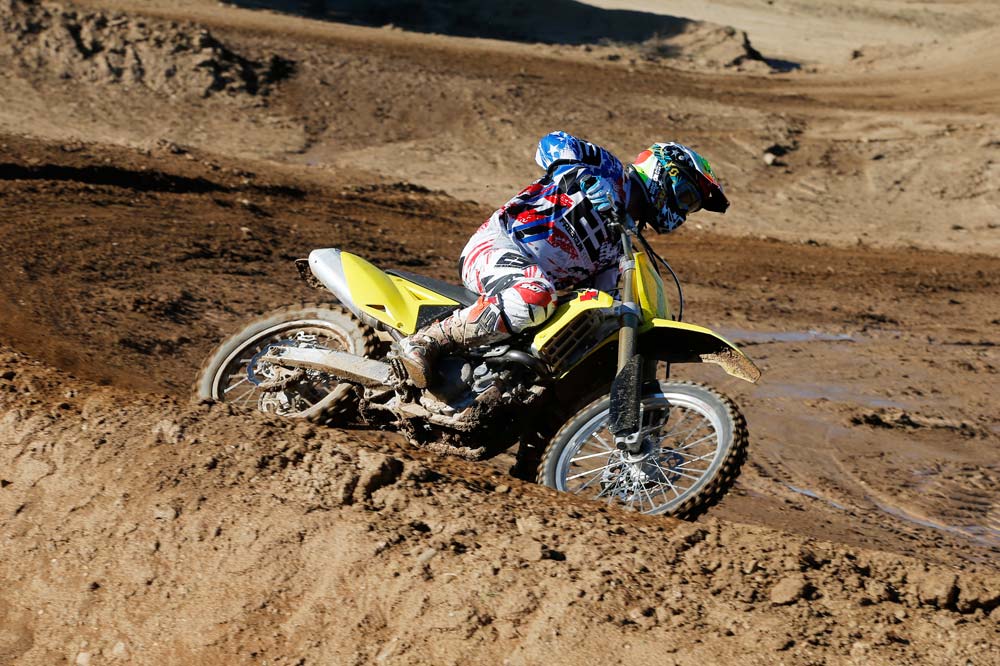 Galería de fotos de la comparativa motocross 450 2014 Honda y Suzuki