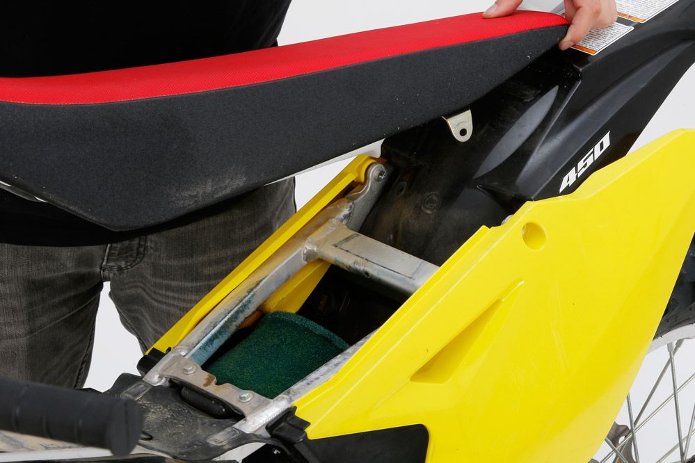 Galería de fotos de la comparativa motocross 450 2014 Honda y Suzuki
