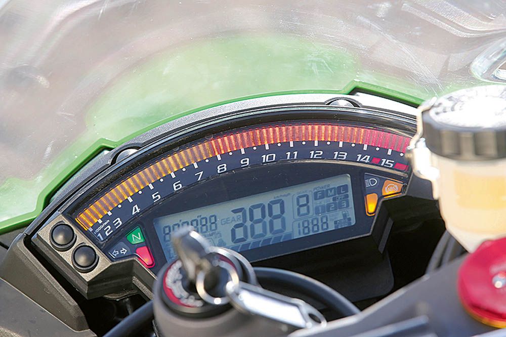 Comparativa Honda CBR1000RR SP y Kawasaki ZX-10R. Fotos