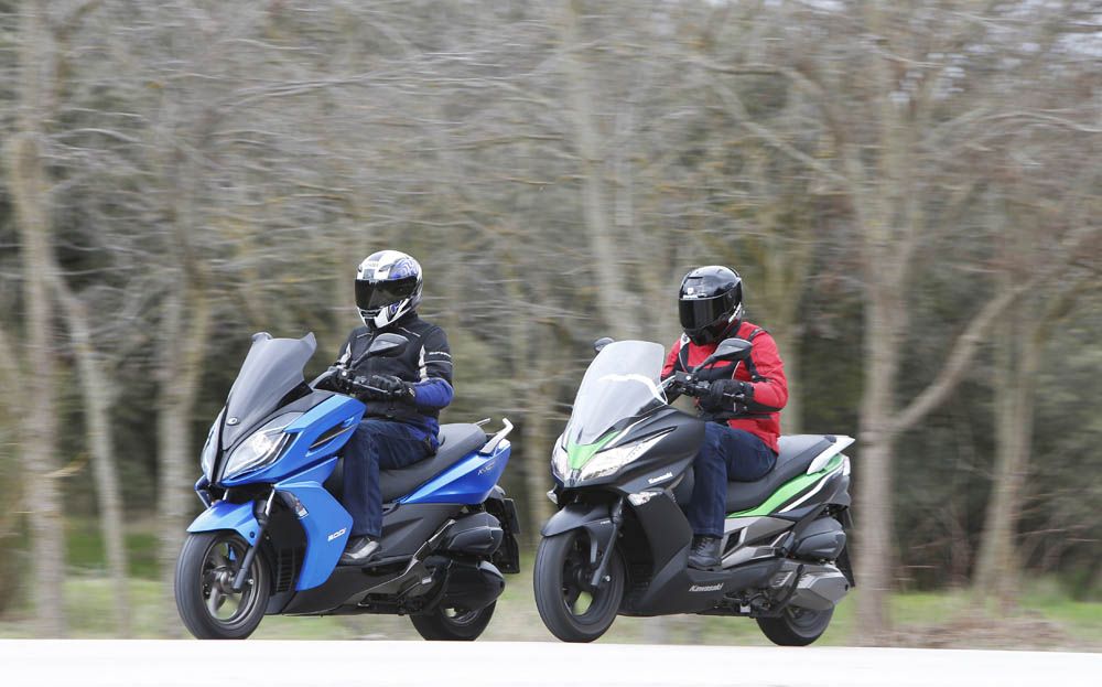 Comparativa Scooter: Kawasaki J300 ABS y Kymco K-XCT 300. Fotos