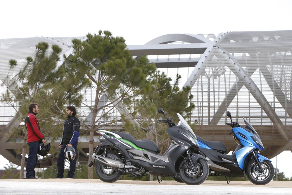 Comparativa Scooter: Kawasaki J300 ABS y Kymco K-XCT 300. Fotos