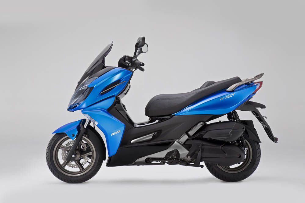 Comparativa Scooter: Kawasaki J300 ABS y Kymco K-XCT 300. Fotos