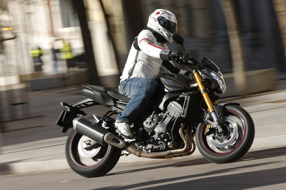 Yamaha FZ8 - Yamaha MT-09. Fotos.