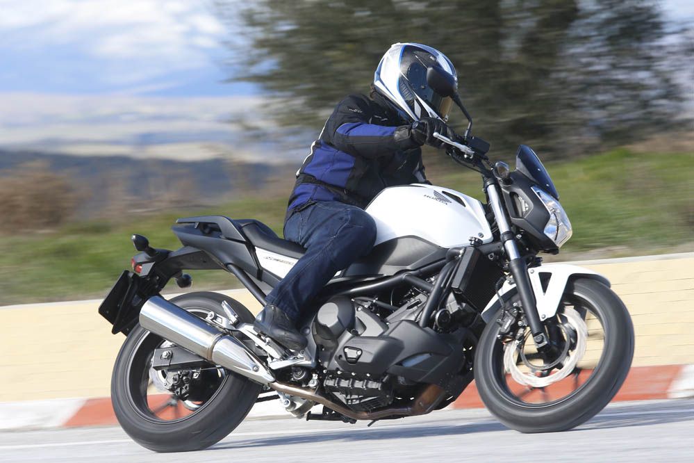 Honda NC750S DCT ABS. Fotos