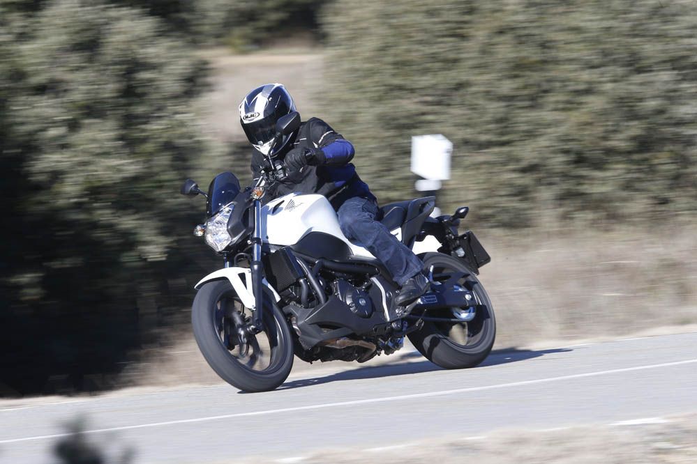 Honda NC750S DCT ABS. Fotos