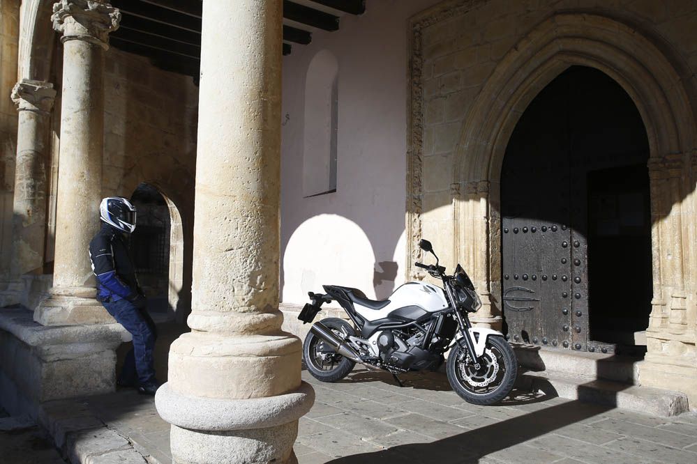 Honda NC750S DCT ABS. Fotos