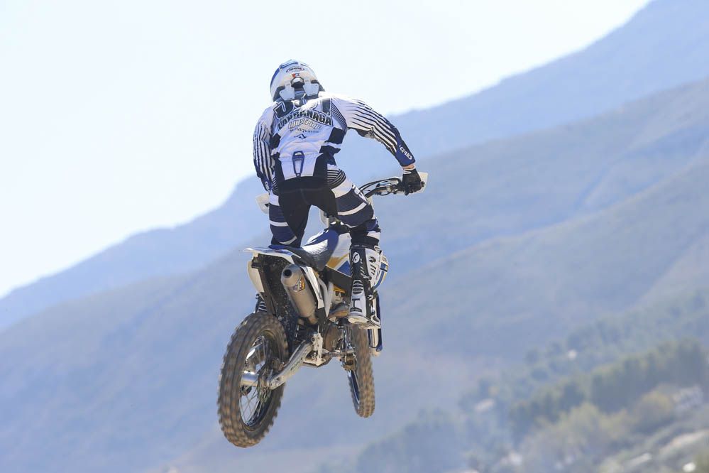 Butrón gana la prueba inaugural del Nacional de Motocross en Albaida