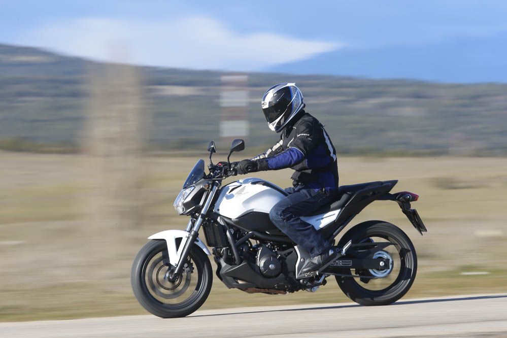 Honda NC750S DCT ABS. Fotos
