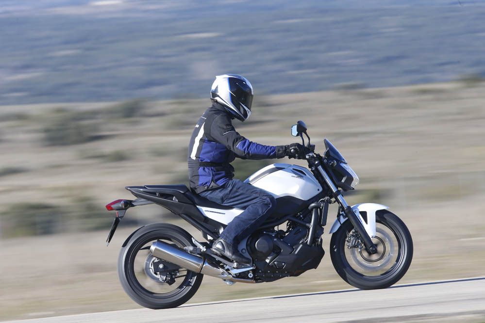 Honda NC750S DCT ABS. Fotos