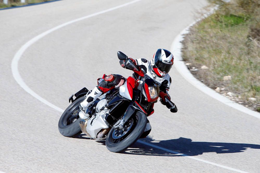Prueba de la MV Agusta Rivale 800. Galería de fotos
