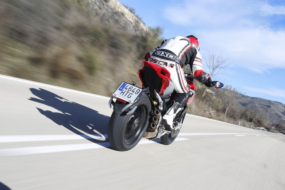 Prueba de la MV Agusta Rivale 800. Galería de fotos
