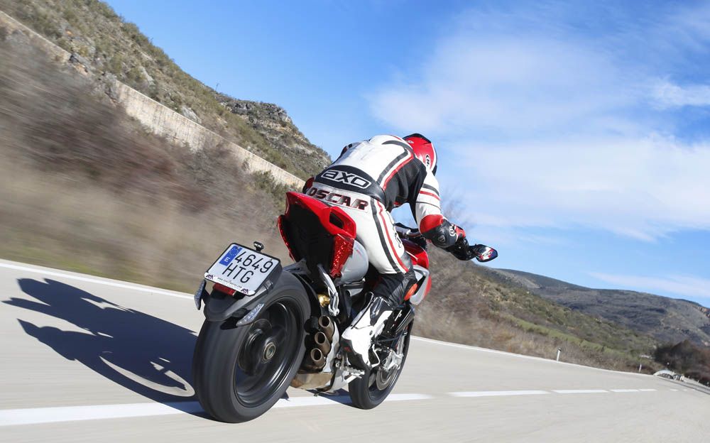 Prueba de la MV Agusta Rivale 800. Galería de fotos