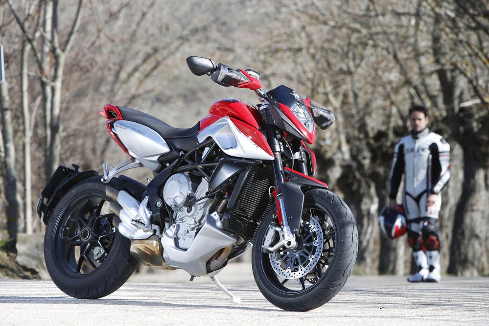 Prueba de la MV Agusta Rivale 800. Galería de fotos