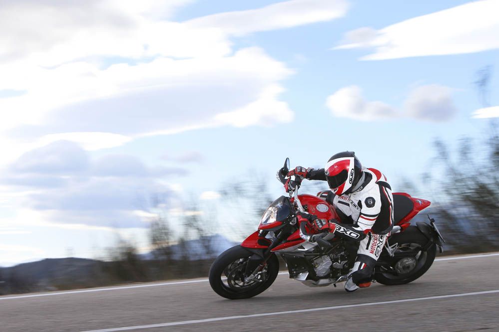 Prueba de la MV Agusta Rivale 800. Galería de fotos
