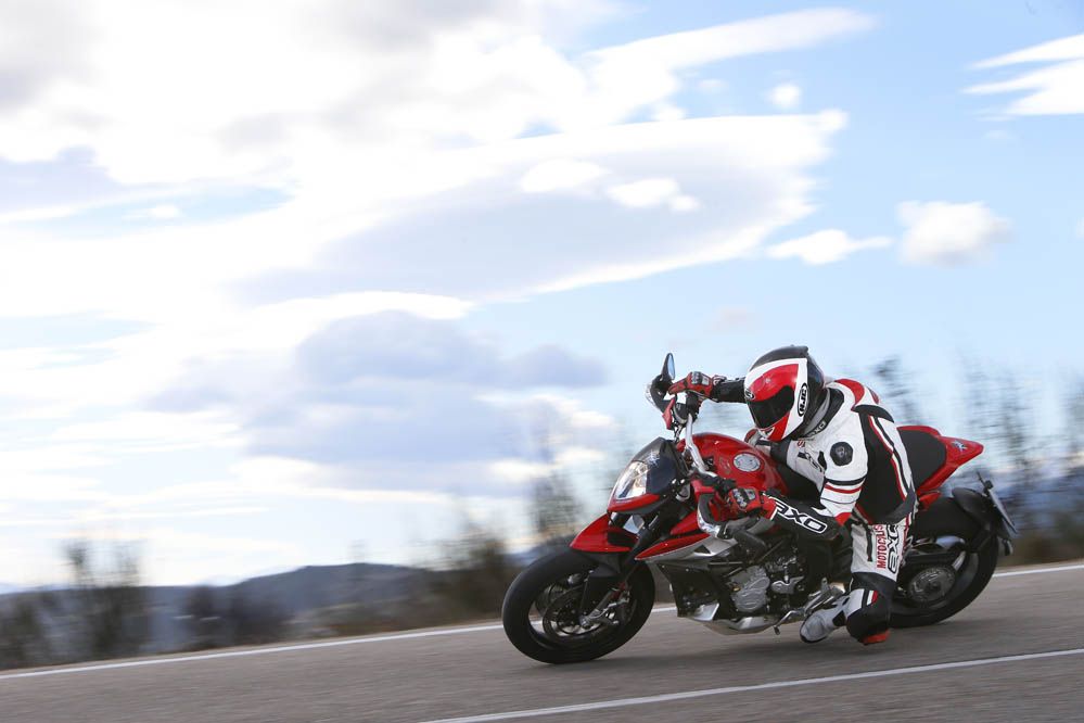 Prueba de la MV Agusta Rivale 800. Galería de fotos