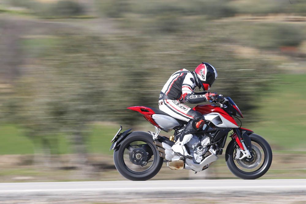 Prueba de la MV Agusta Rivale 800. Galería de fotos