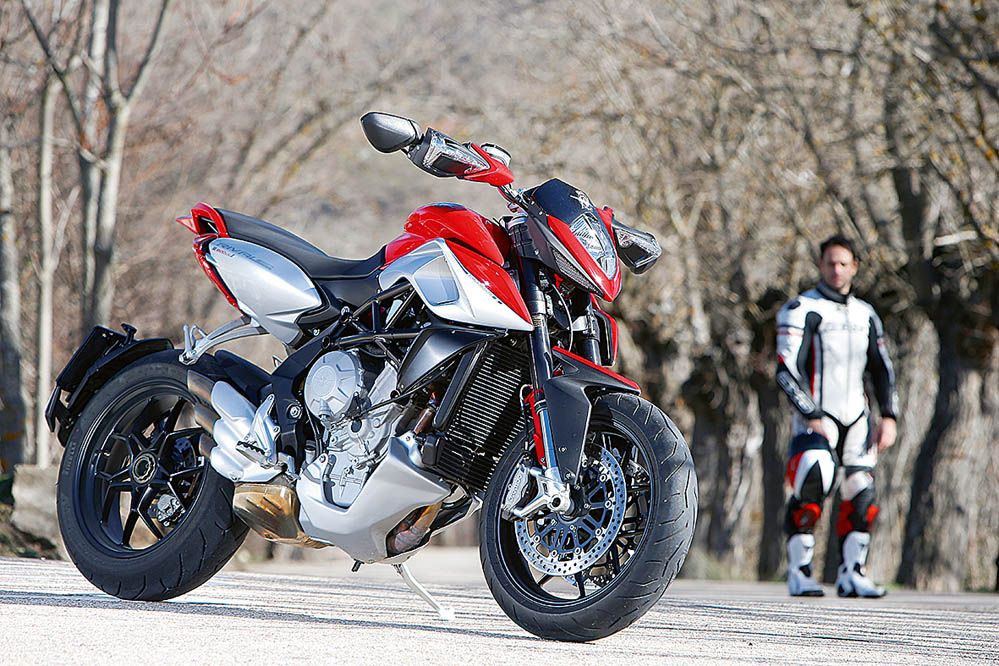 Prueba de la MV Agusta Rivale 800. Galería de fotos