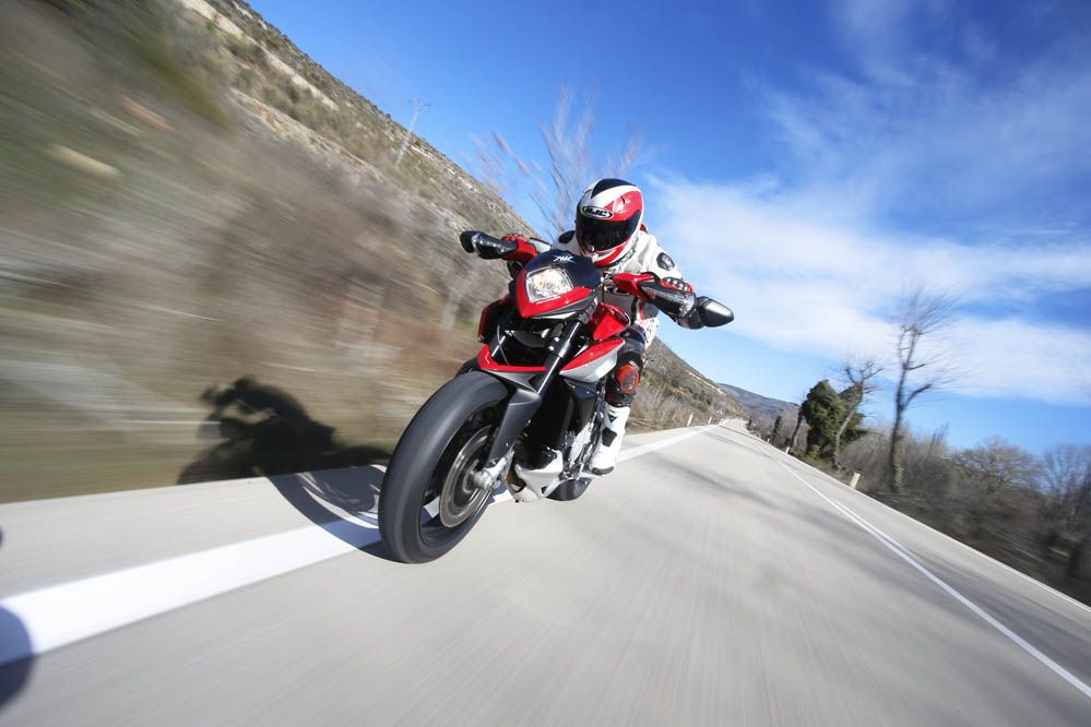 Prueba de la MV Agusta Rivale 800. Galería de fotos