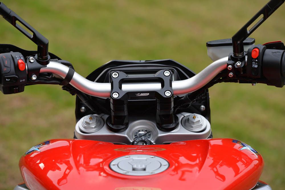 Prueba de la MV Agusta Rivale 800. Galería de fotos