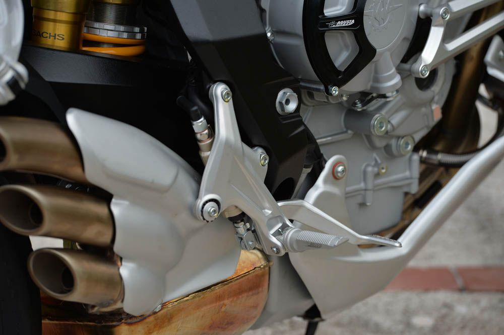 Prueba de la MV Agusta Rivale 800. Galería de fotos