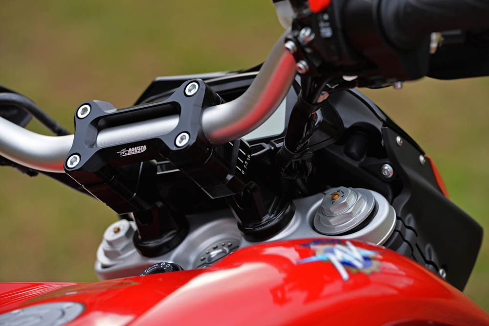 Prueba de la MV Agusta Rivale 800. Galería de fotos