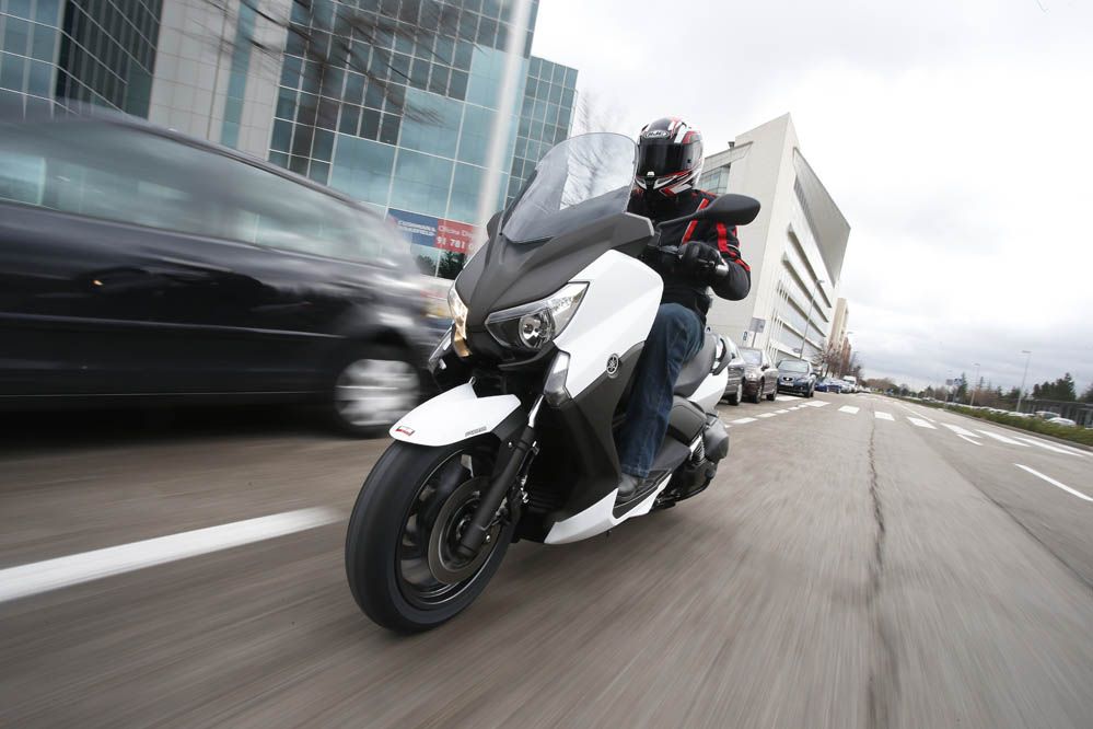Fotos Yamaha X-Max 400, con ABS